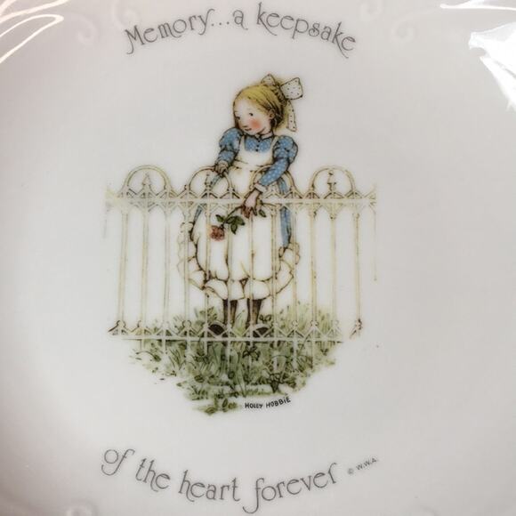Vintage 1974 Holly Hobbie Plate Made in Japan Memory..A Keepsake of the Heart‎ - Picture 2 of 7